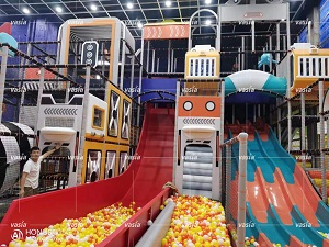 Aire de jeux intérieure de Dingzhou