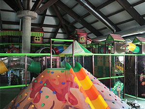 Aire de jeux intérieure douce en Bosnie-Herzégovine