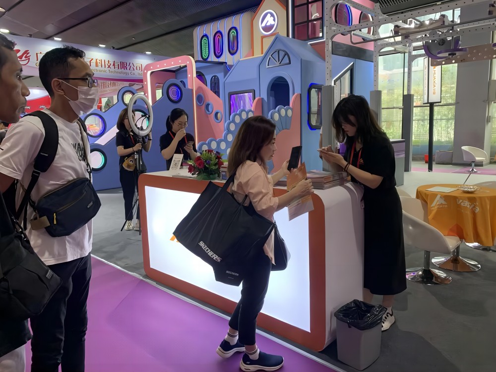 Exposition AAA W0005