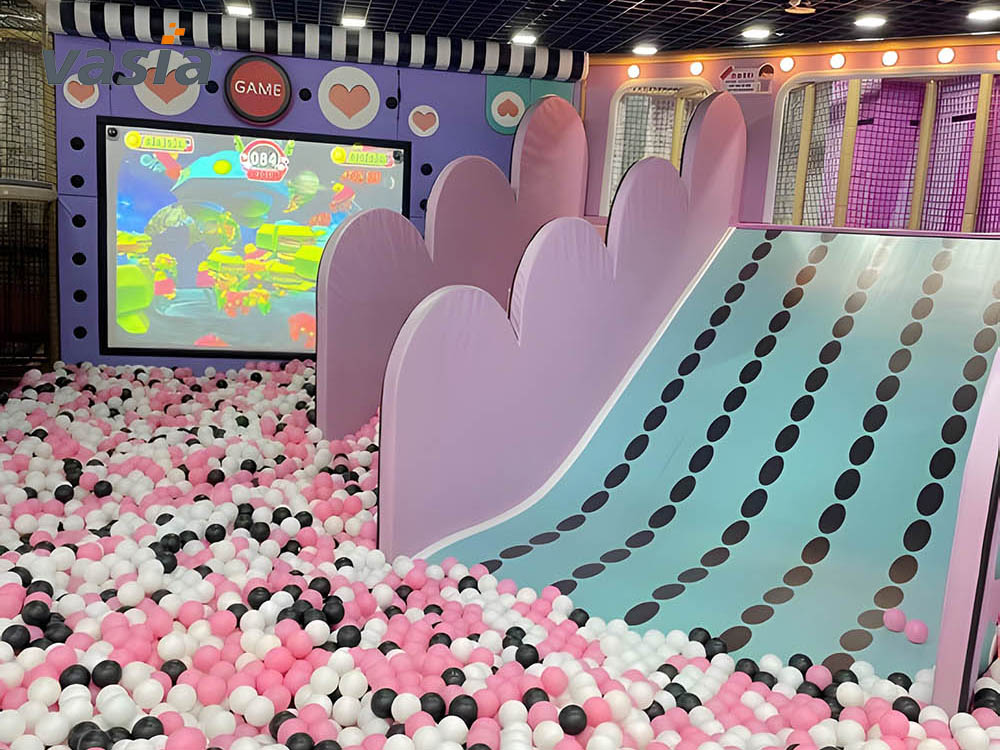  Aire de jeux int&eacute;rieure M0027