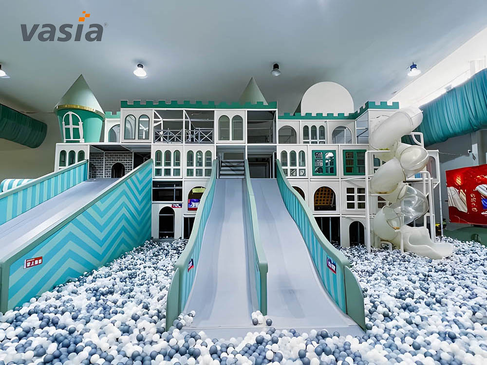 Parc d'attractions int&eacute;rieur M0004