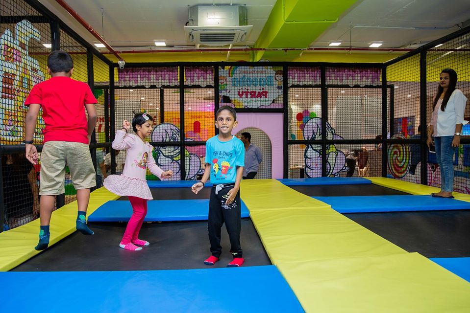 Parc de trampolines pour enfants personnalisé