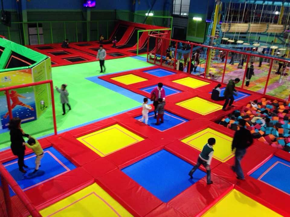 Parc de trampolines pour enfants personnalisé