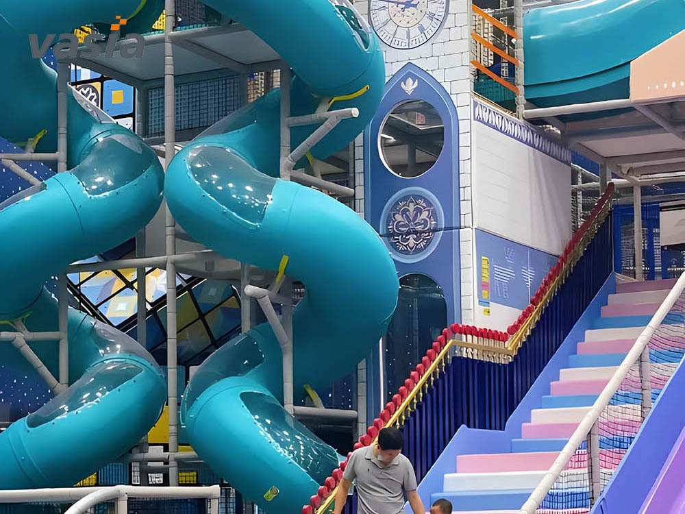 Aire de jeux int&eacute;rieure M0020