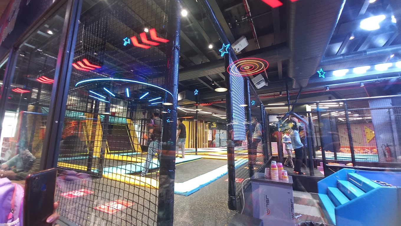 Une aire de jeux thématique spatiale de 594² en Inde 